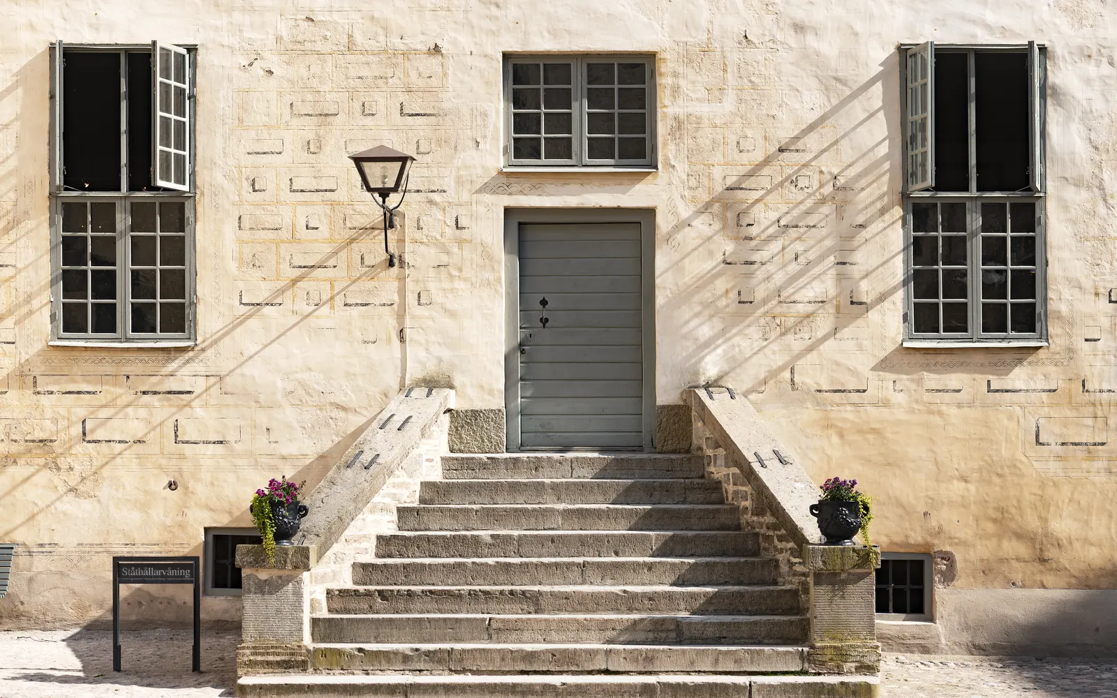 The inner courtyard and staircase of Kalmar Castle